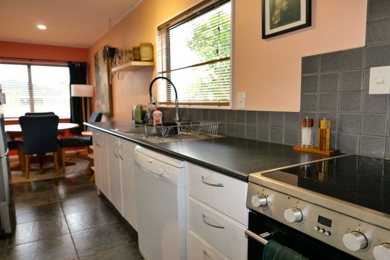 Photo of property in 95a Renown Road, Raumati South, Paraparaumu, 5032