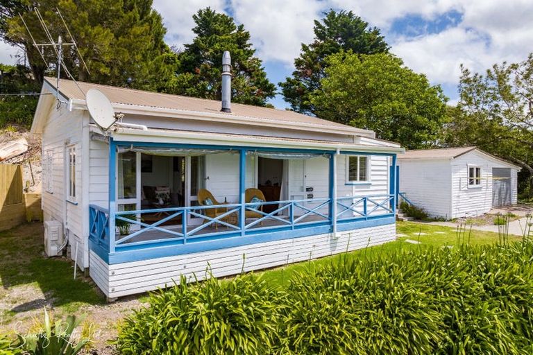 Photo of property in 632 Pahi Road, Pahi, Paparoa, 0571