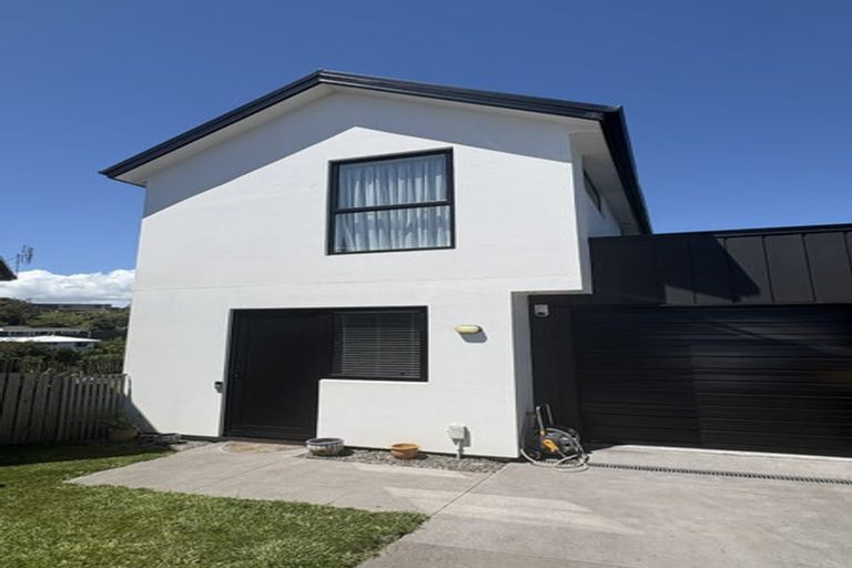 Photo of property in 12a Discovery Place, Marfell, New Plymouth, 4310