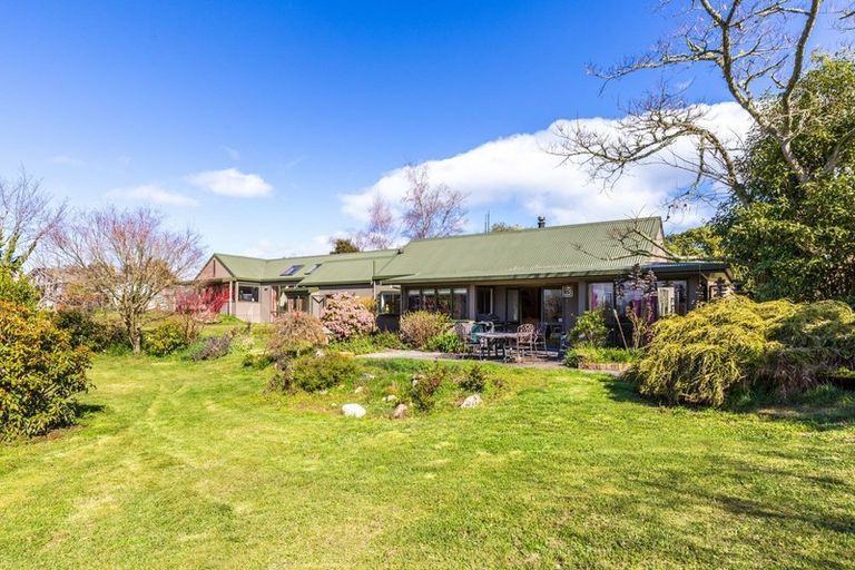 Photo of property in 71 Gillespie Place, Acacia Bay, Taupo, 3385