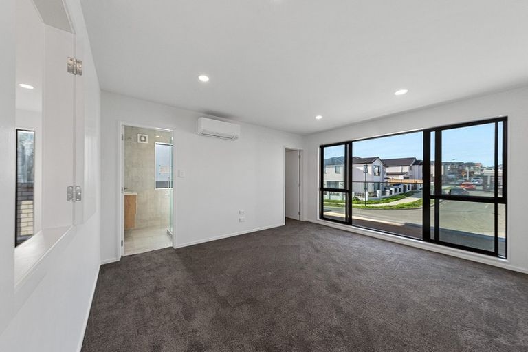 Photo of property in 75 Drumbuoy Drive, Flat Bush, Auckland, 2019