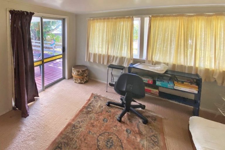 Photo of property in 9 Hauraki Road, Leigh, 0985