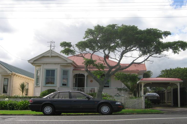 Photo of property in 36 Mozeley Avenue, Devonport, Auckland, 0624