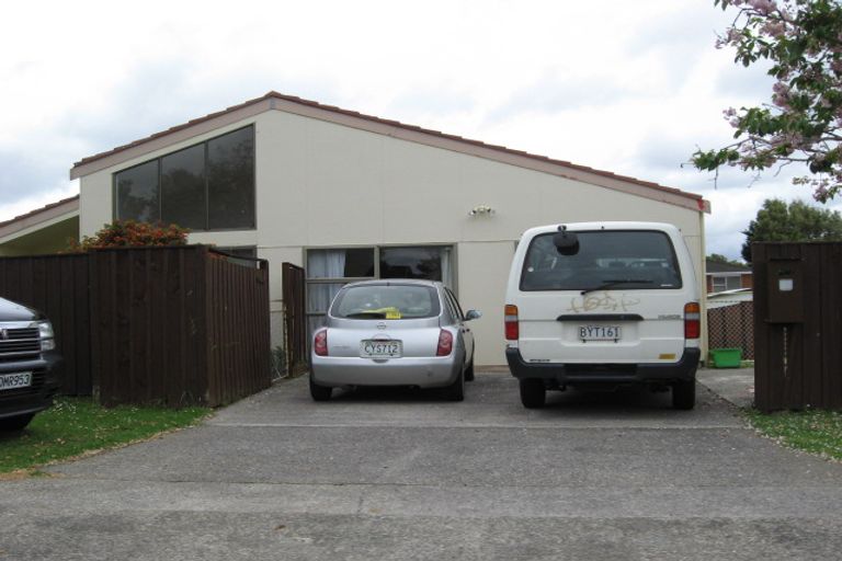 Photo of property in 13 Ashcroft Avenue, Mangere Bridge, Auckland, 2022