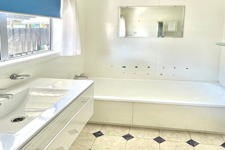 Photo of property in 25 Exeter Crescent, Pirimai, Napier, 4112