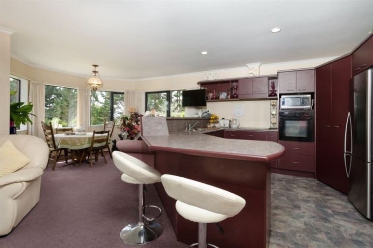 Photo of property in 355 Kiwitahi Road, Helensville, 0875