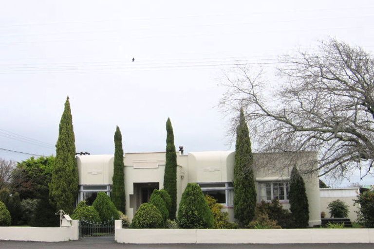 Photo of property in 1 Victoria Street, Levin, 5510