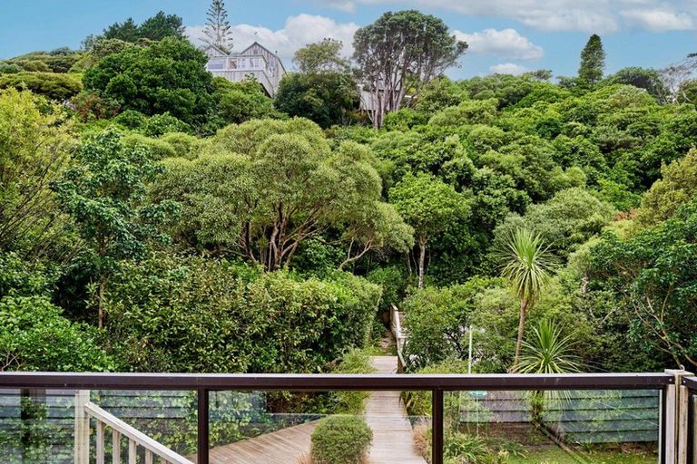 Photo of property in 88 Airlie Road, Plimmerton, Porirua, 5026