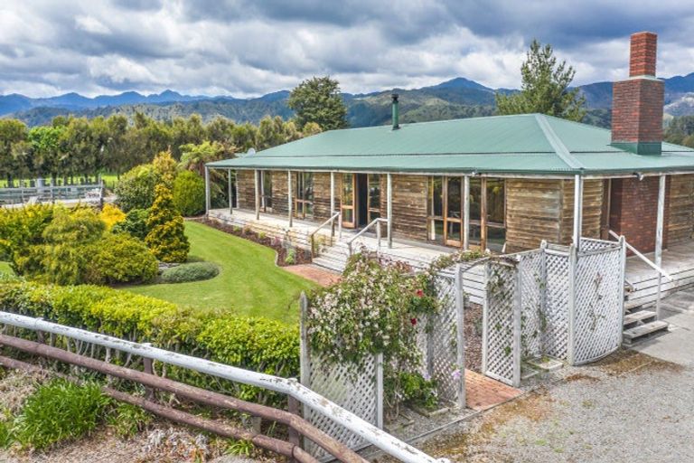 Photo of property in 382 Kimberley Road, Levin, 5571