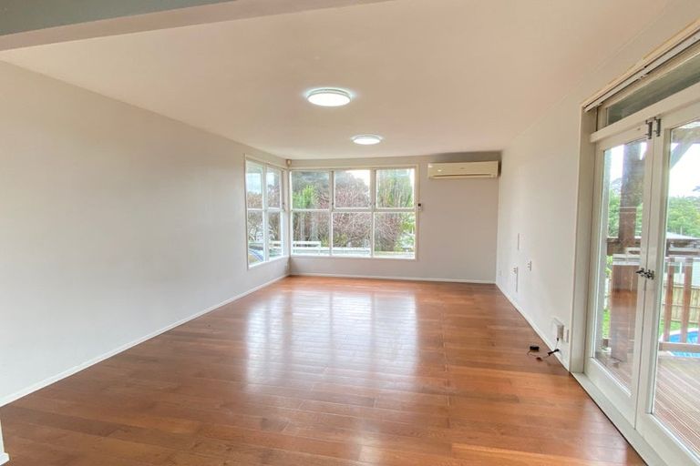 Photo of property in 15 Ennis Avenue, Pakuranga Heights, Auckland, 2010