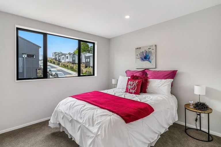 Photo of property in 36 Tokai Place, Glen Eden, Auckland, 0602