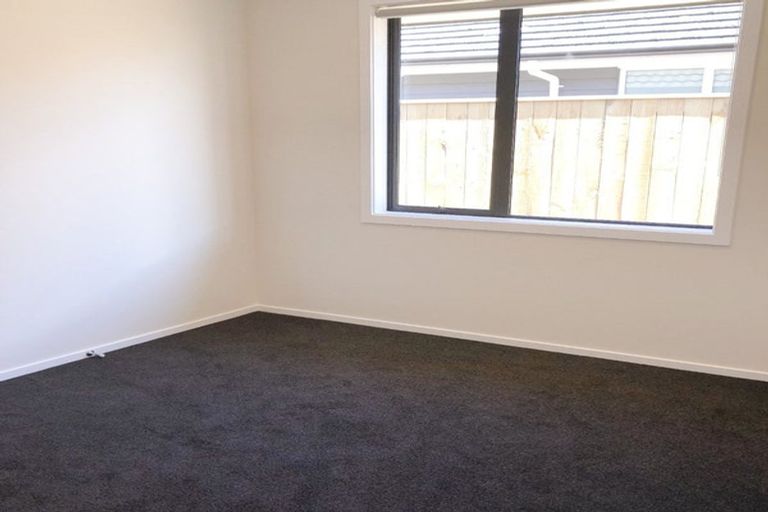 Photo of property in 8 Tapuhikura Street, Waikanae, 5036