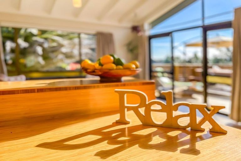 Photo of property in 1 Freyberg Crescent, Waikanae Beach, Waikanae, 5036