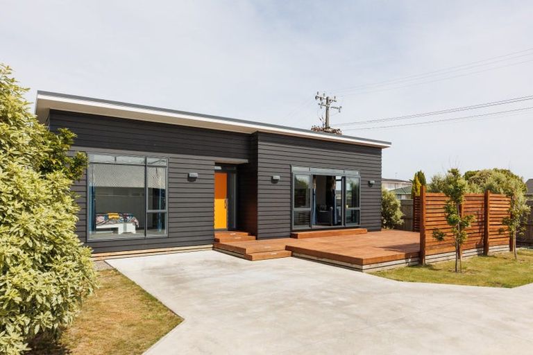 Photo of property in 35 Fairs Road, Milson, Palmerston North, 4414