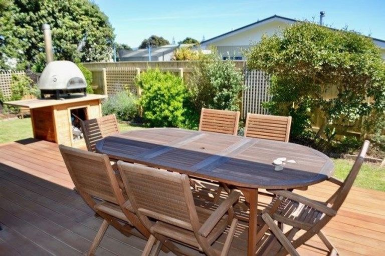 Photo of property in 11a Toi Street, Otaki Beach, Otaki, 5512