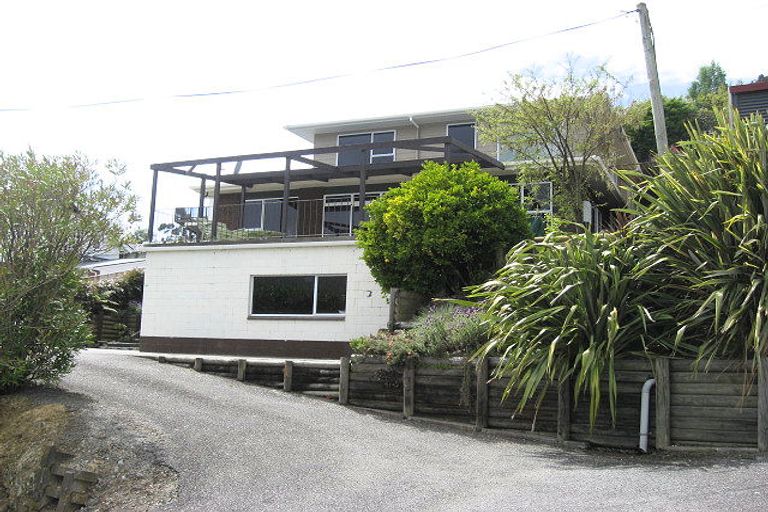 Photo of property in 122 Wellington Street, Picton, 7220