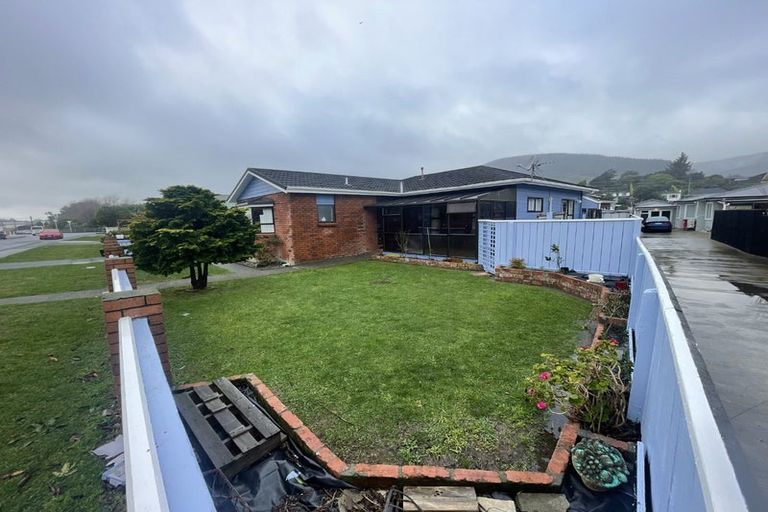 Photo of property in 58 Beauchamp Street, Tawa, Wellington, 5028