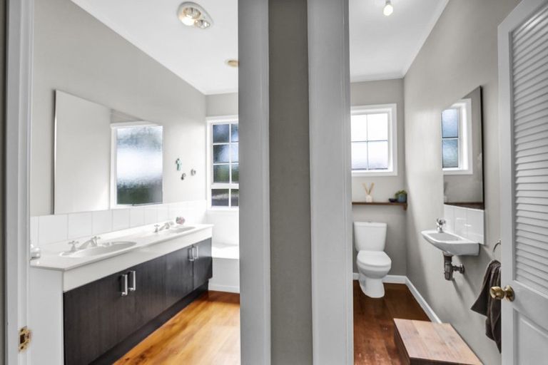 Photo of property in 1048 Normanby Road, Manaia, Hawera, 4678