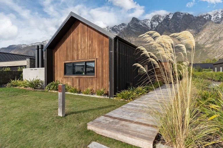 Photo of property in 11 Glenfiddich Road, Jacks Point, Queenstown, 9371
