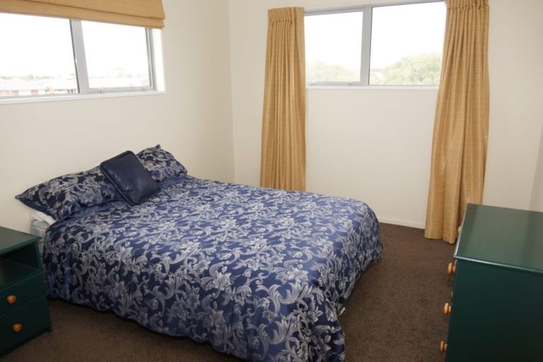 Photo of property in 5y Somerville Crescent, Aidanfield, Christchurch, 8025