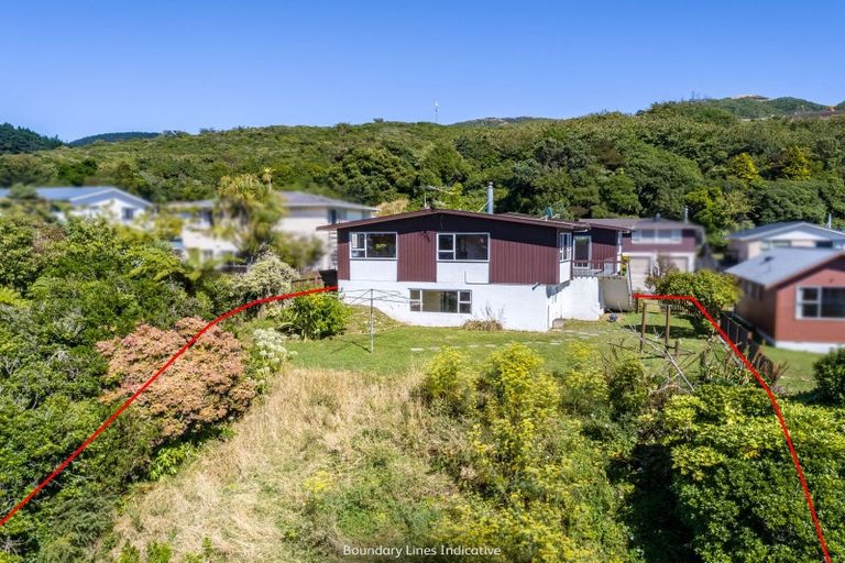 Photo of property in 13 Rembrandt Avenue, Tawa, Wellington, 5028