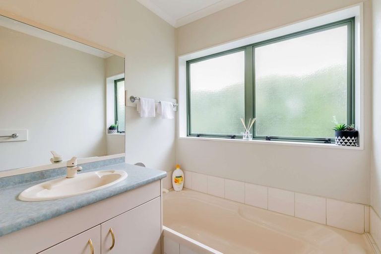 Photo of property in 23 George Crescent, Buckland, Pukekohe, 2677