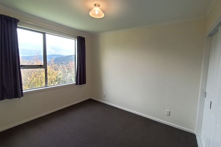 Photo of property in 27 Aniseed Grove, Timberlea, Upper Hutt, 5018