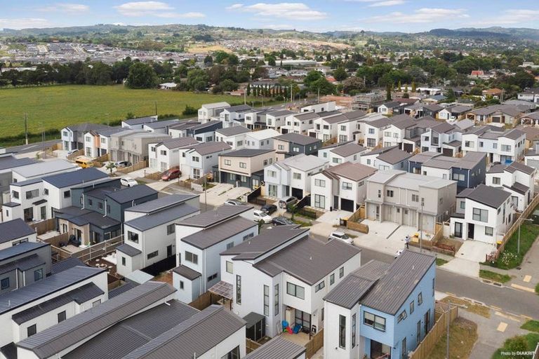 Photo of property in 30 Tumu Road, Papakura, 2110