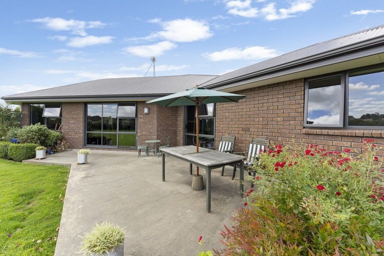 Photo of property in 40 Bell Road West, Halcombe, Feilding, 4777