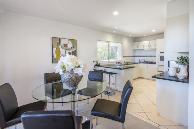 Photo of property in 2/13 Prospect Terrace, Milford, Auckland, 0620