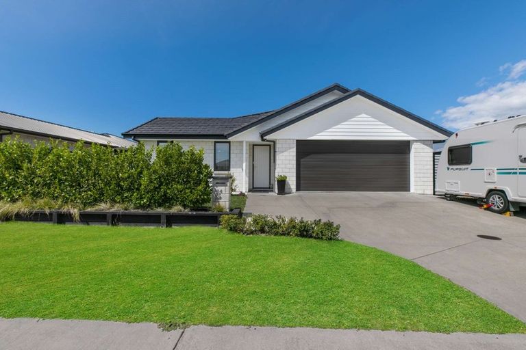 Photo of property in 24 Harding Drive, Papamoa Beach, Papamoa, 3118