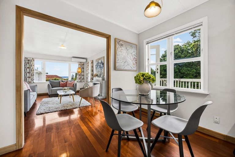 Photo of property in 49 Tiroroa Avenue, Te Atatu South, Auckland, 0610