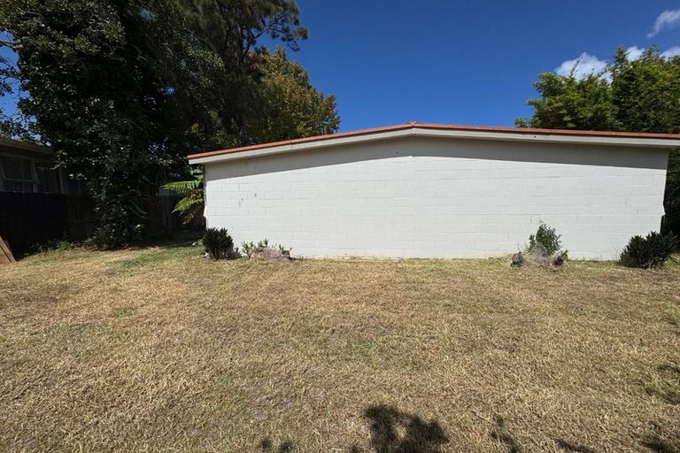 Photo of property in 2/17 Glengarry Road, Glen Eden, Auckland, 0602