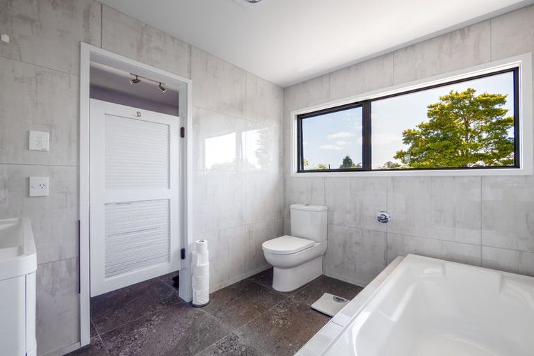 Photo of property in 5 Gilbert Mair Rise, Russell, 0272