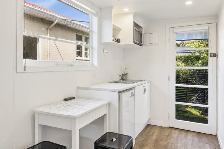 Photo of property in 396 Bay View Road, Saint Clair, Dunedin, 9012