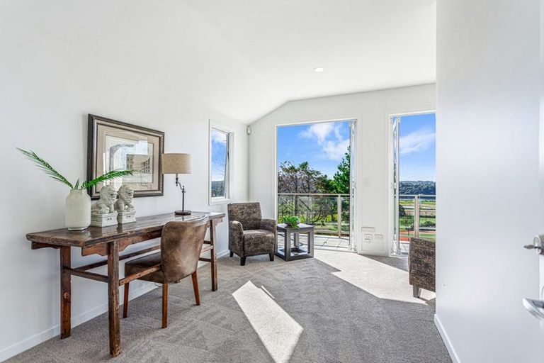 Photo of property in 189 Vaughans Road, Okura, Albany, 0792