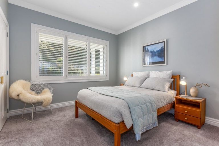 Photo of property in 31 Grumman Lane, Newlands, Wellington, 6037