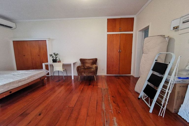 Photo of property in 1/17 Clifton Terrace, Kelburn, Wellington, 6012