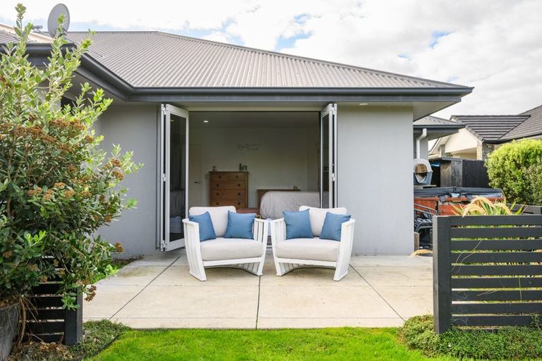 Photo of property in 24 Liberty Grove, Kelvin Grove, Palmerston North, 4414