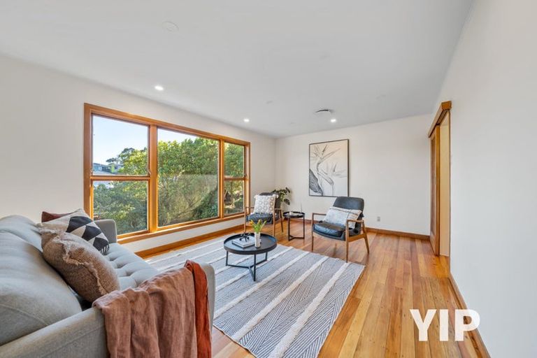 Photo of property in 10 Omega Street, Newlands, Wellington, 6037