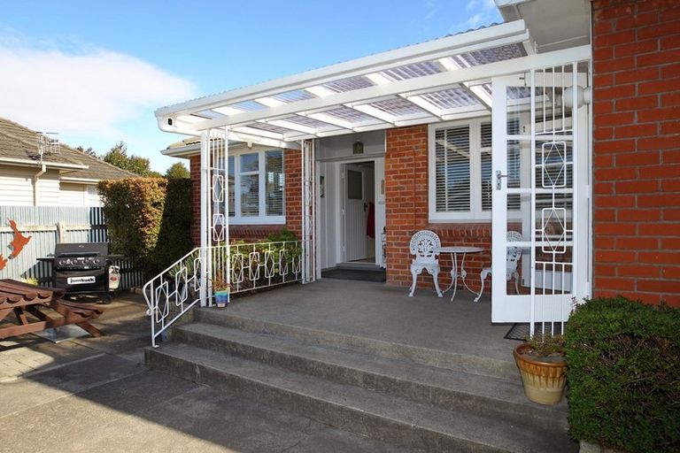 Photo of property in 712 Grove Road, Mayfair, Hastings, 4122