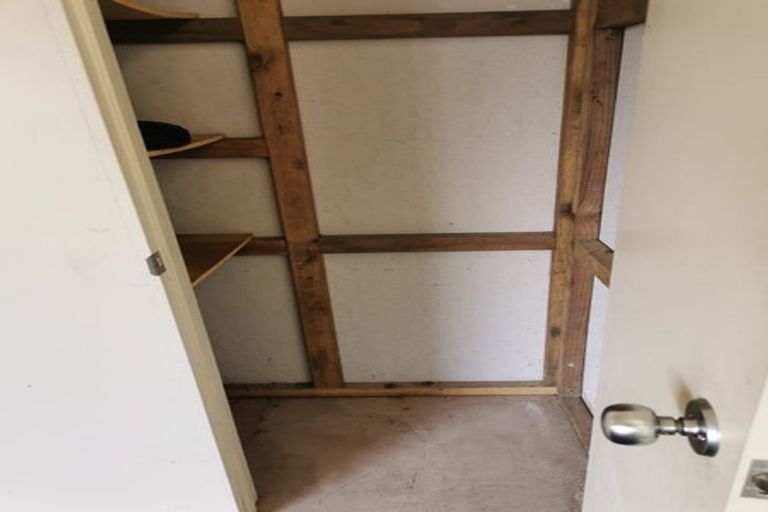 Photo of property in 70 Sturges Road, Henderson, Auckland, 0612