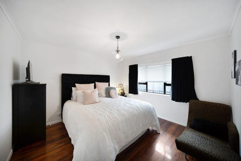 Photo of property in 1/8 Waller Avenue, Bucklands Beach, Auckland, 2012