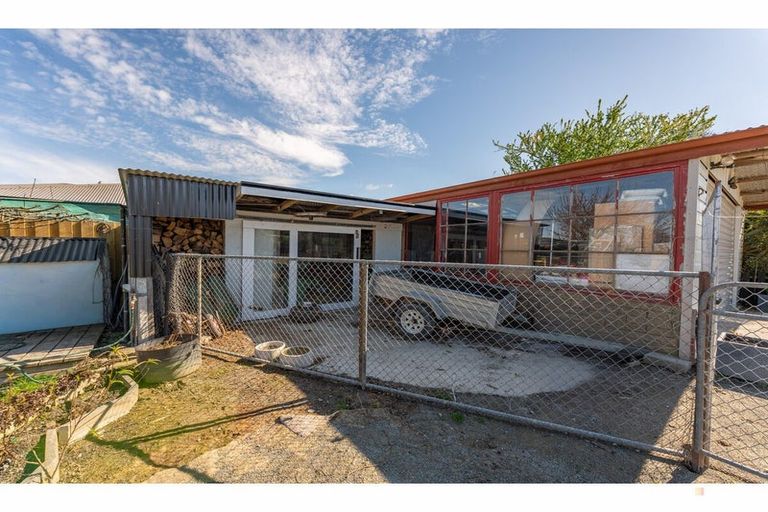 Photo of property in 1 Regent Street, Waimate, 7924