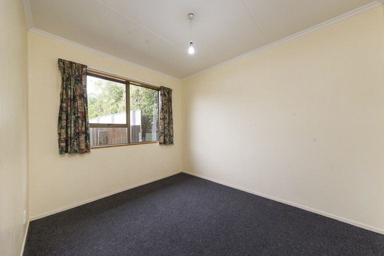 Photo of property in 9 Shamrock Street, Takaro, Palmerston North, 4412