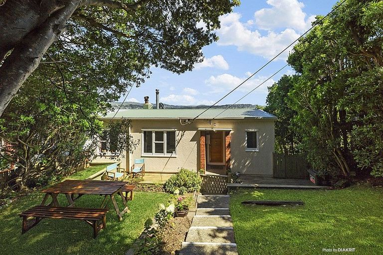 Photo of property in 55 Kinghorne Street, Strathmore Park, Wellington, 6022