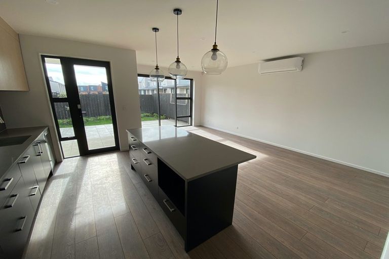 Photo of property in 8 Desalt Drive, Hobsonville, Auckland, 0616