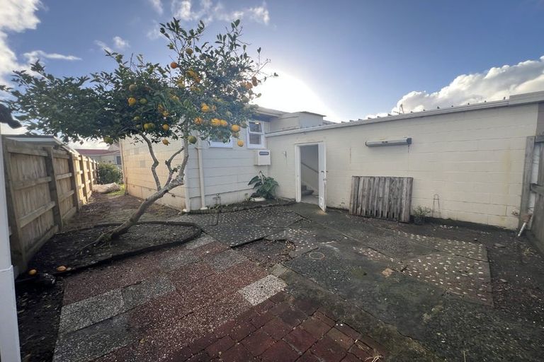 Photo of property in 1/7 Lillian Place, Orewa, 0931