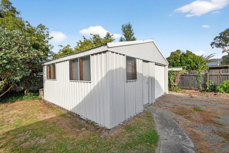 Photo of property in 19 Hardie Grove, Featherston, 5710