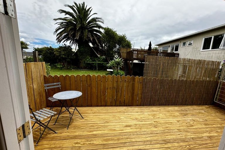 Photo of property in 2/4 Sydney Street, Hauraki, Auckland, 0622